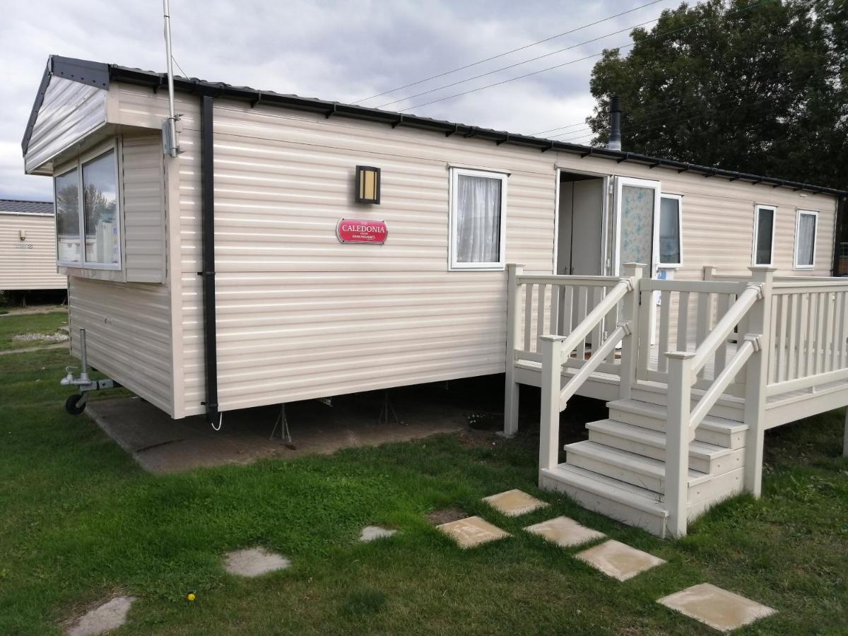 617 Seawick Hotel Jaywick Sands Exterior photo