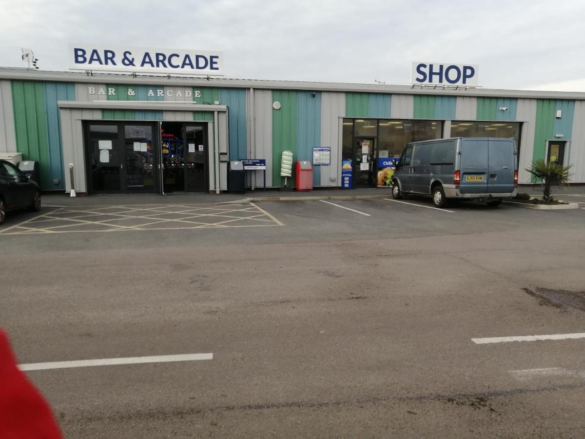 617 Seawick Hotel Jaywick Sands Exterior photo